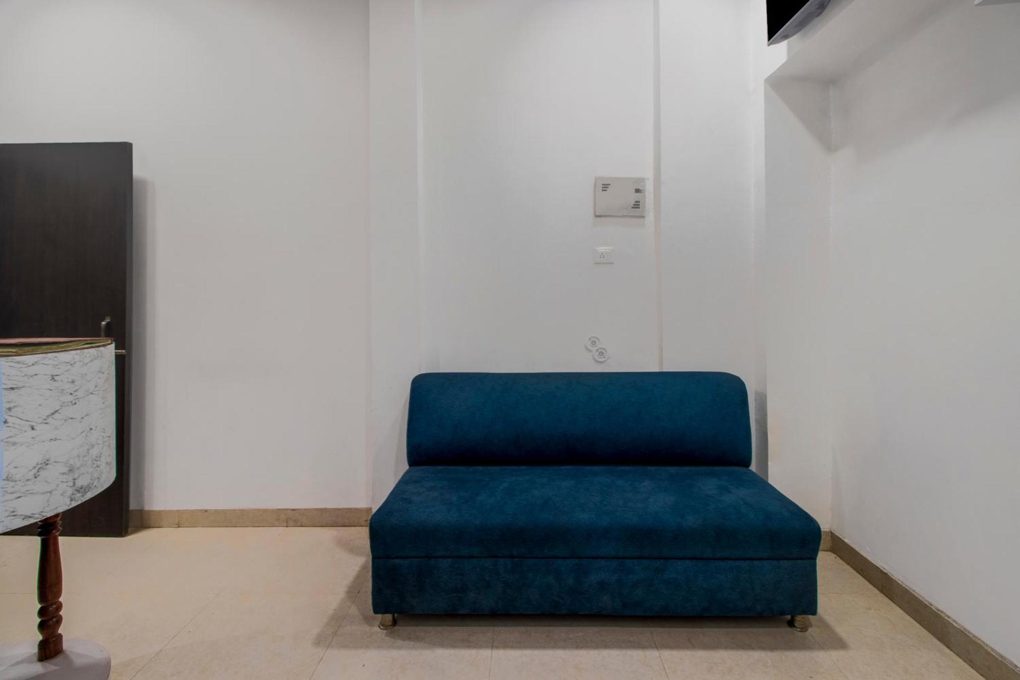 Hotel O Om Pushp Residency Mathura Extérieur photo