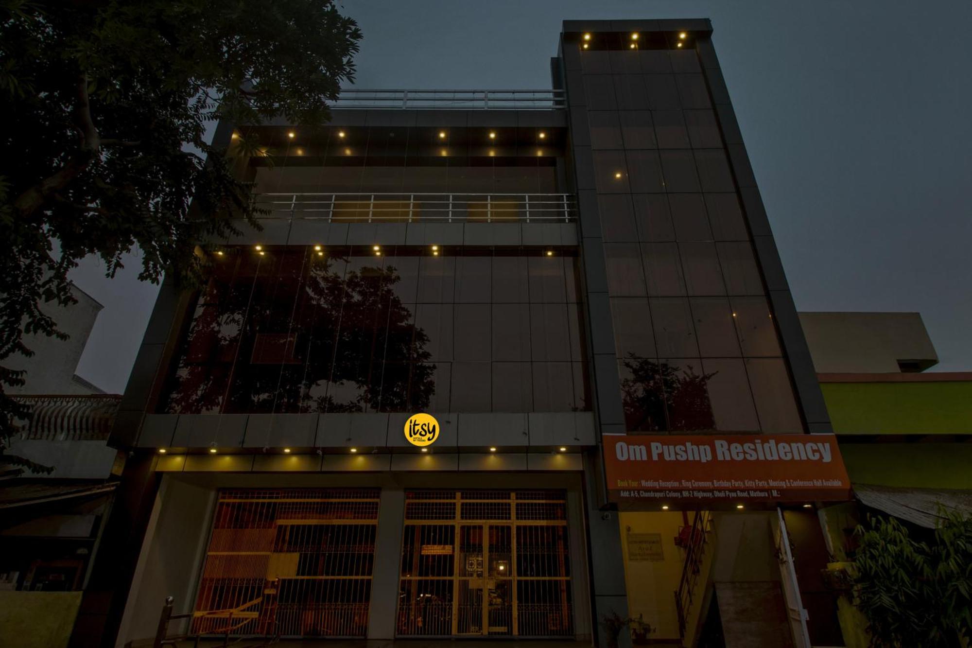 Hotel O Om Pushp Residency Mathura Extérieur photo