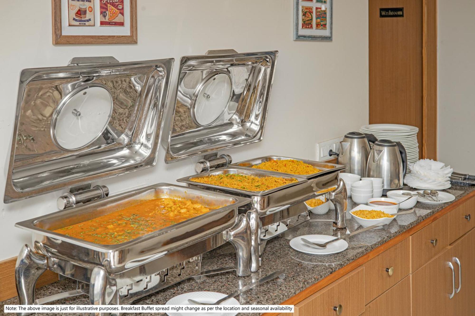 Hotel O Om Pushp Residency Mathura Extérieur photo