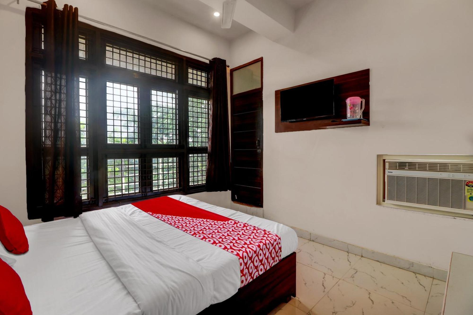 Hotel O Om Pushp Residency Mathura Extérieur photo