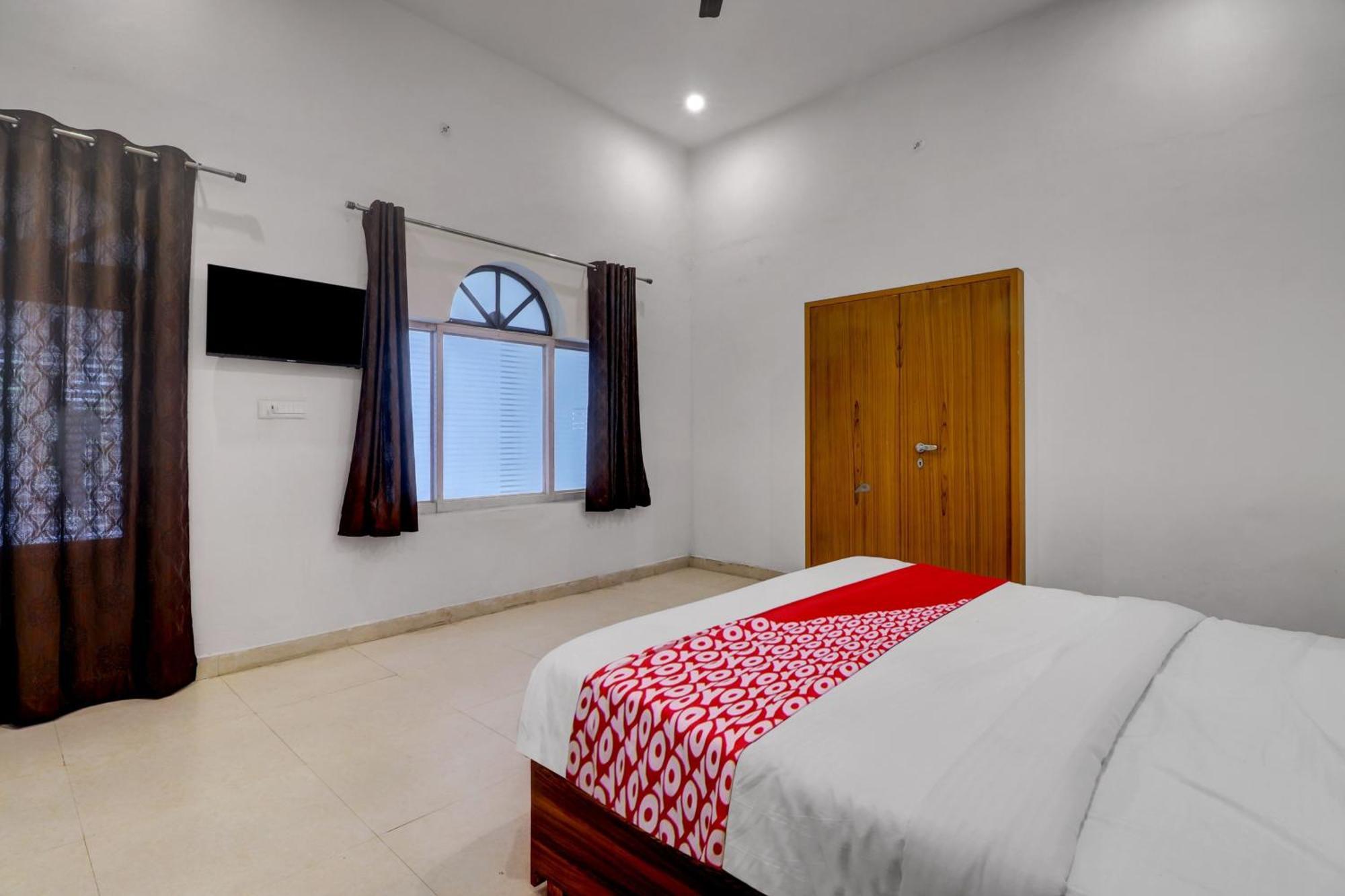 Hotel O Om Pushp Residency Mathura Extérieur photo