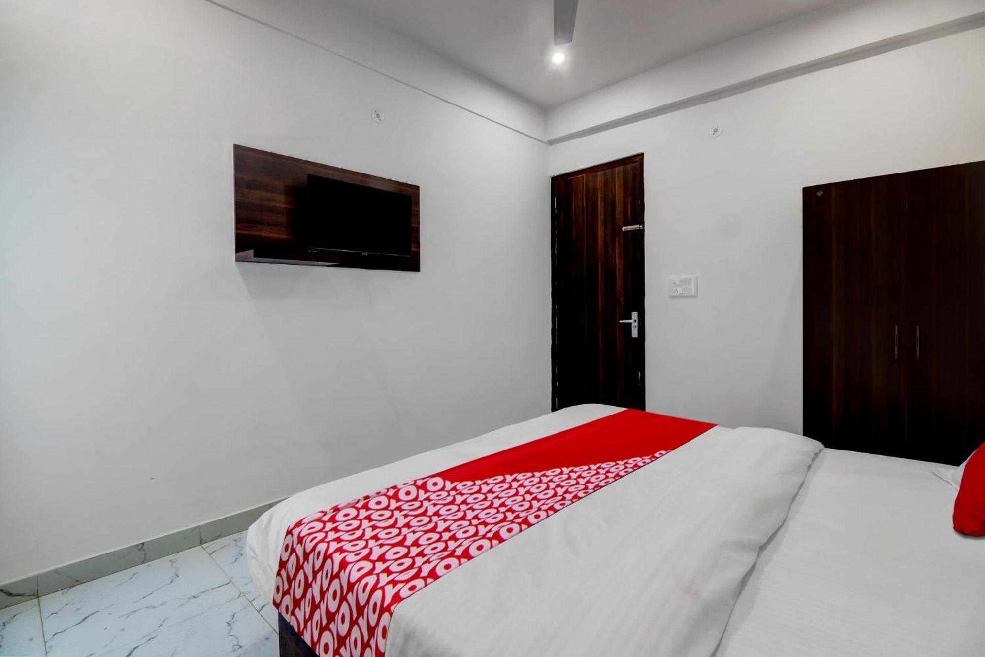 Hotel O Om Pushp Residency Mathura Extérieur photo